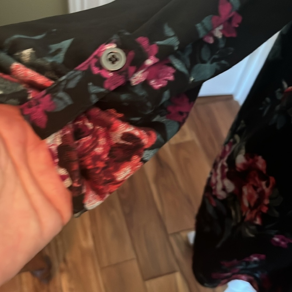 Dress - Picture 2 of 10